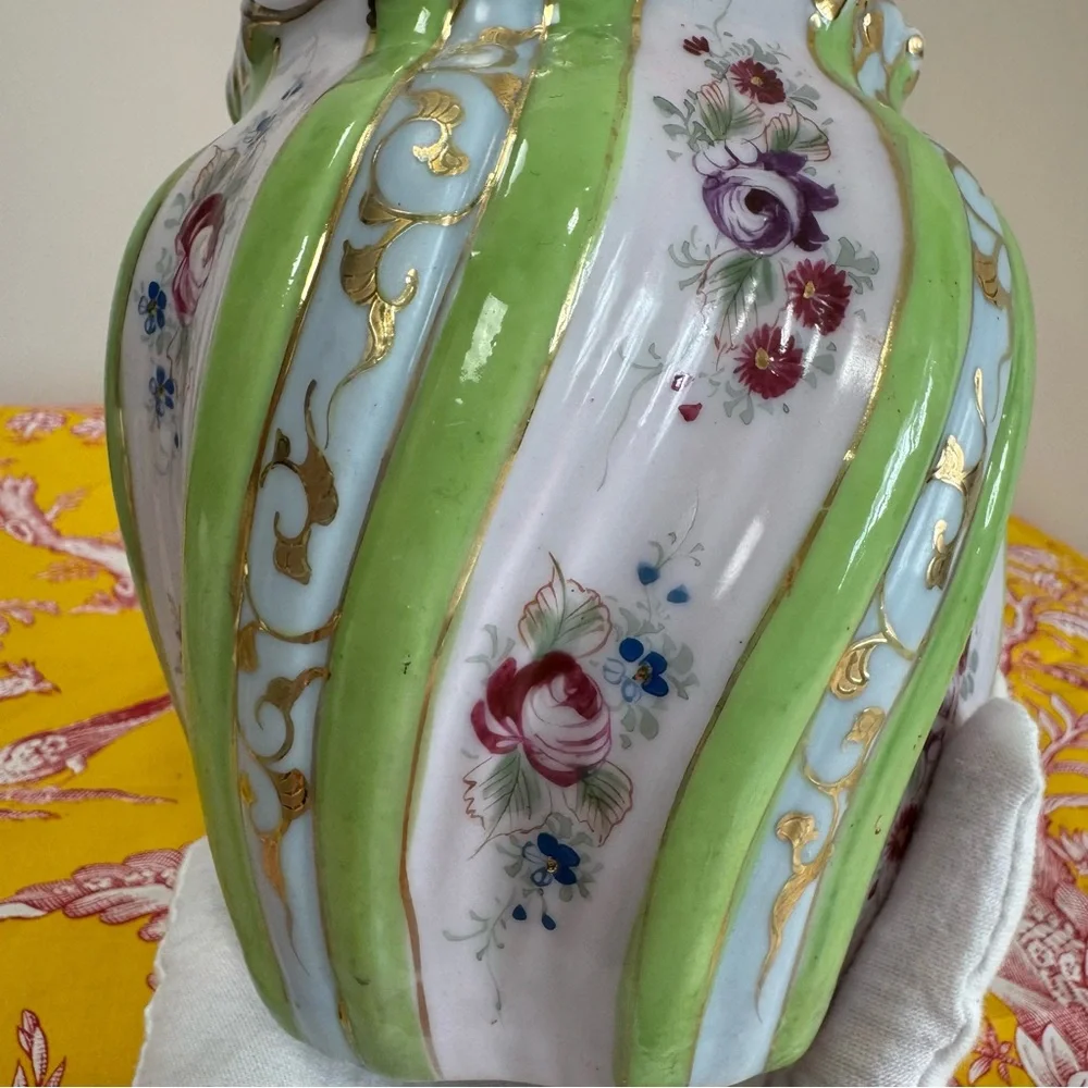 Aynsley Pembroke Gold Trim Porcelain Vase England Chinoiserie Garden Floral
